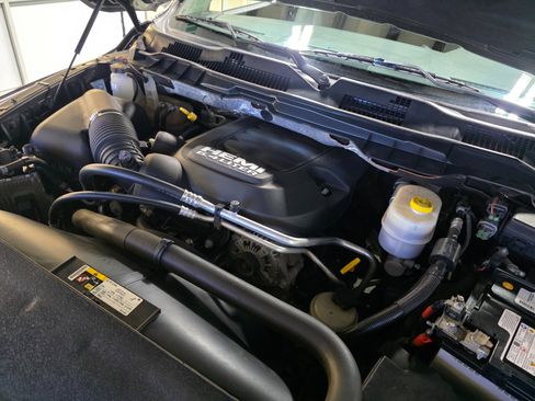 Used 2017 RAM 3500 Tradesman w/ Chrome Appearance Group image 39