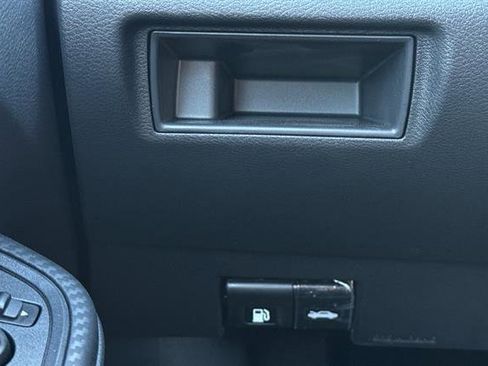 New 2025 Nissan Versa SV image 27