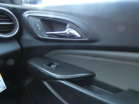 New 2026 Chevrolet Trax ACTIV w/ Sunroof Package FWD image 24
