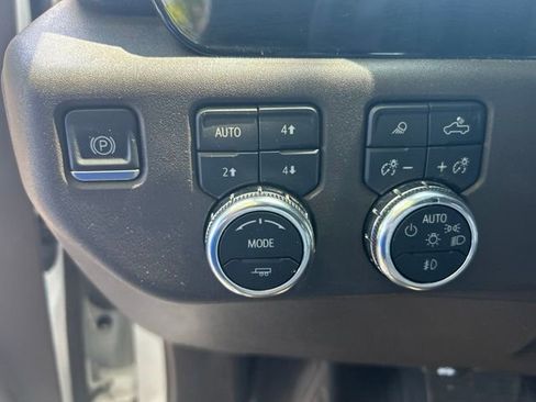 Used 2023 GMC Sierra 1500 SLT w/ SLT Premium Plus Package AWD/4WD image 10