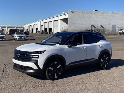 New 2026 Nissan Kicks SR w/ SR Premium Package image 2