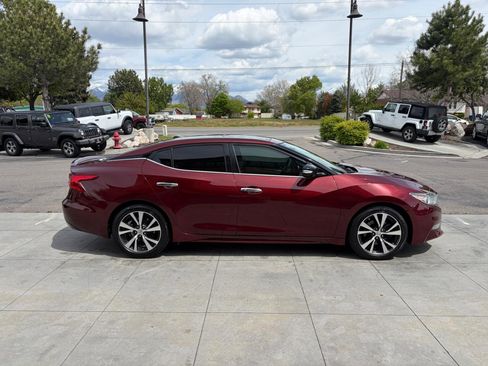 Used 2016 Nissan Maxima 3.5 SL w/ Interior Lighting Package FWD image 3