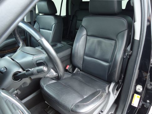 Used 2019 Chevrolet Tahoe LT AWD/4WD image 24