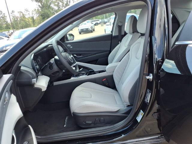 New 2026 Hyundai Elantra Limited FWD image 15