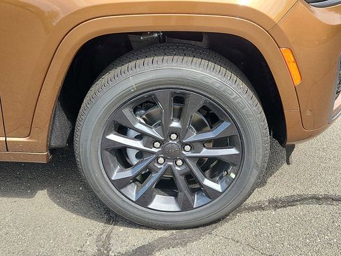 New 2026 Jeep Grand Cherokee Limited AWD/4WD image 5