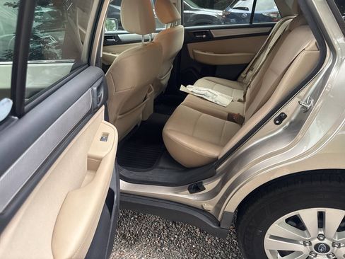 Used 2016 Subaru Outback 2.5i Premium AWD/4WD image 11