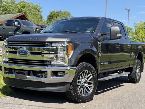 Used 2017 Ford F250 Lariat w/ Lariat Ultimate Package AWD/4WD image 9