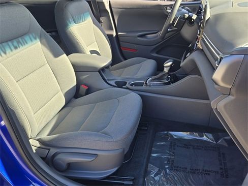 Certified 2022 Hyundai Ioniq SE image 17