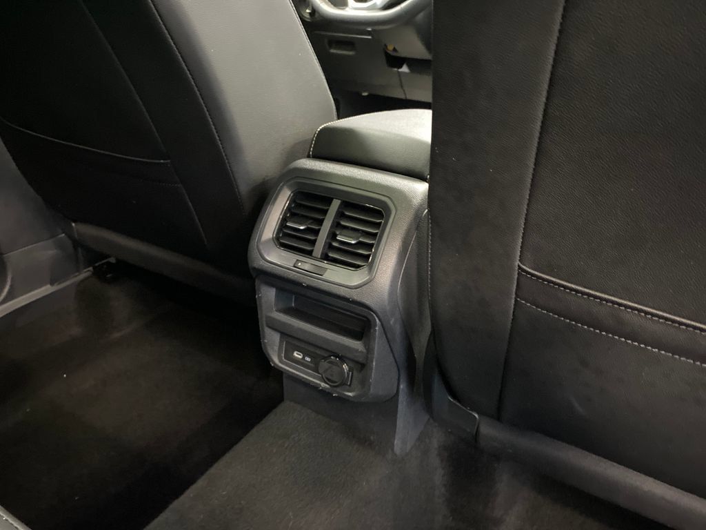 Used 2022 Volkswagen Tiguan SE AWD/4WD image 39