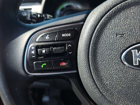 Used 2018 Kia Niro EX FWD image 23