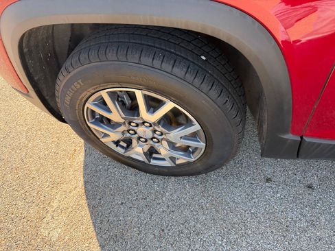 Certified 2023 GMC Acadia SLT FWD image 16