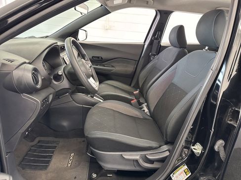 Used 2020 Nissan Kicks S image 13