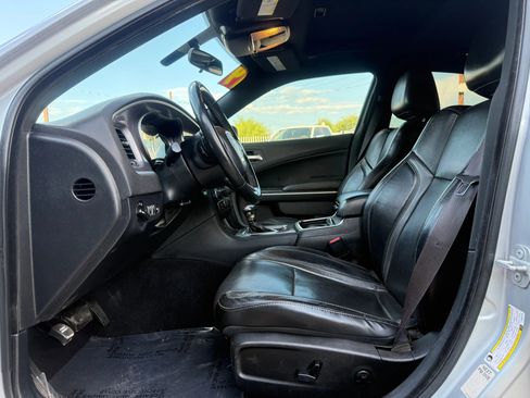 Used 2019 Dodge Charger SXT w/ Leather Interior Group RWD image 9