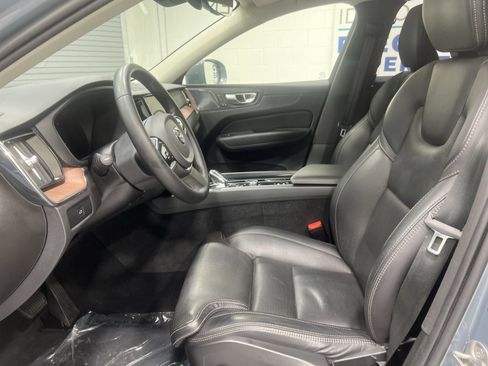 Used 2023 Volvo XC60 B5 Ultimate AWD/4WD image 11