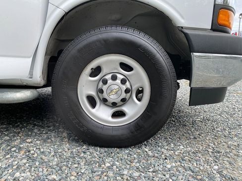 Used 2022 Chevrolet Express 2500 w/ Driver Convenience Package image 28