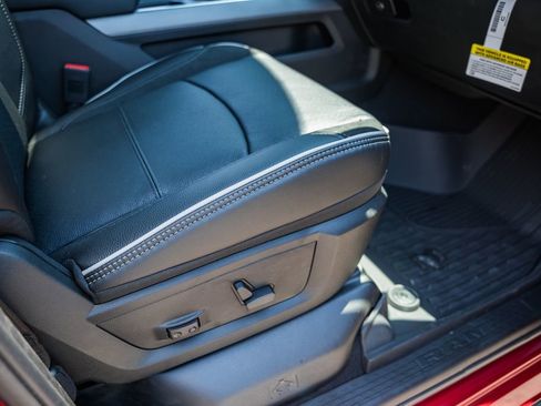 New 2026 RAM 2500 Laramie AWD/4WD image 32