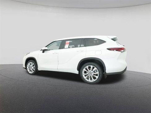 New 2026 Toyota Highlander Limited image 20