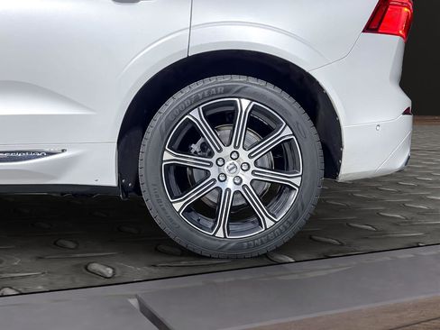 Used 2018 Volvo XC60 T6 Inscription w/ Convenience Package image 16