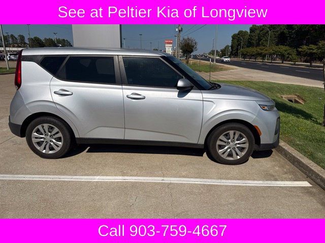Used 2021 Kia Soul LX FWD image 3