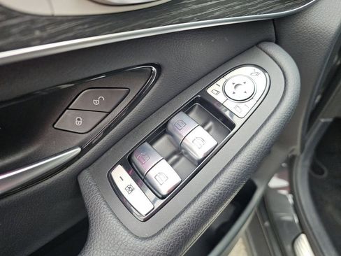 Used 2021 Mercedes-Benz GLC 300 image 29