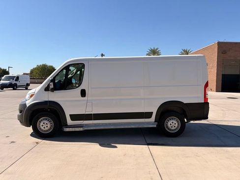 Used 2025 RAM ProMaster 2500 w/ U-Haul Equipment Group FWD image 10