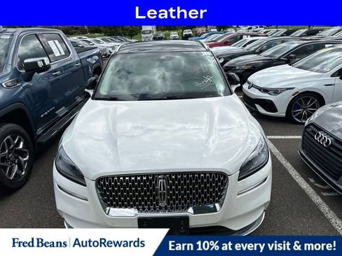 Used 2022 Lincoln Corsair AWD w/ Premium Package image 2