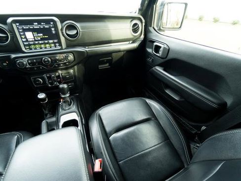 Used 2019 Jeep Wrangler Unlimited Sahara w/ Quick Order Package 24M Moab image 15