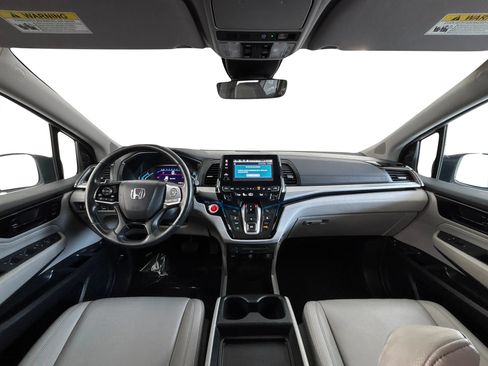Used 2023 Honda Odyssey Touring image 17