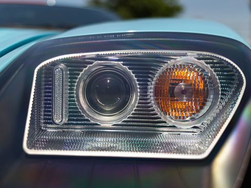 Used 2006 Ford GT RWD image 25
