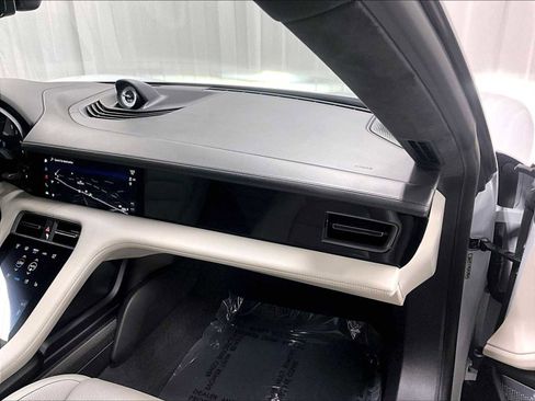 Used 2022 Porsche Taycan Turbo S image 28