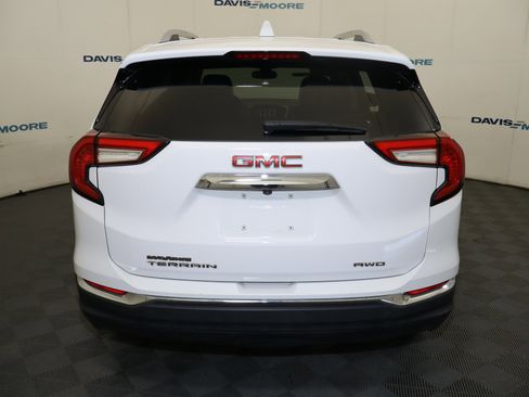 Used 2024 GMC Terrain SLT AWD/4WD image 8