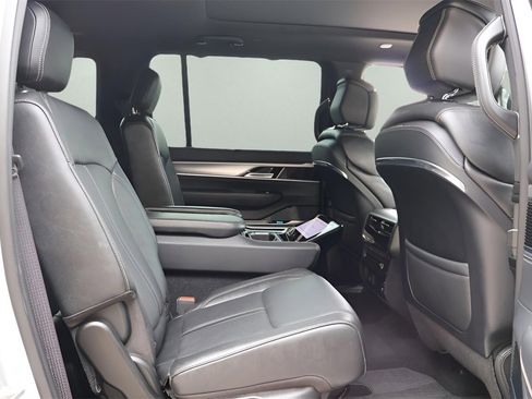 Used 2023 Jeep Grand Wagoneer 4WD image 23