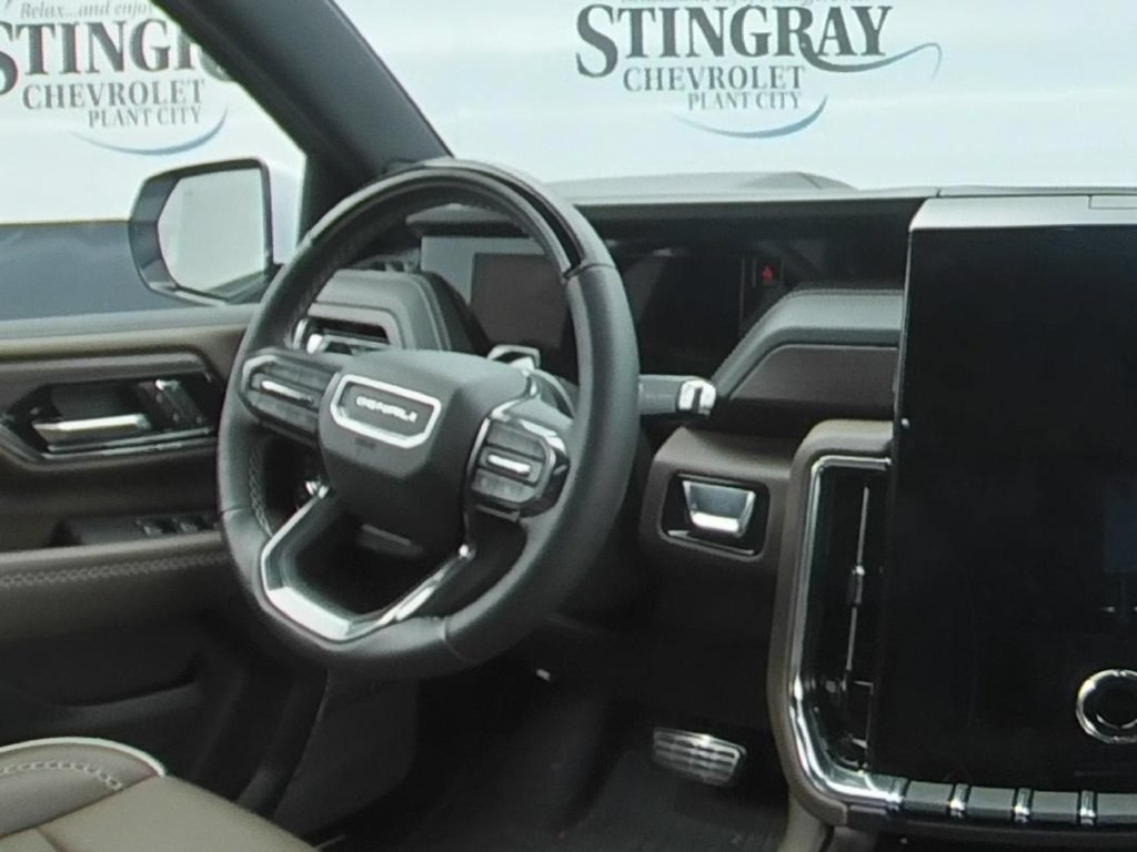 Used 2026 GMC Yukon Denali Ultimate w/ LPO, Floor Liner Package AWD/4WD image 16