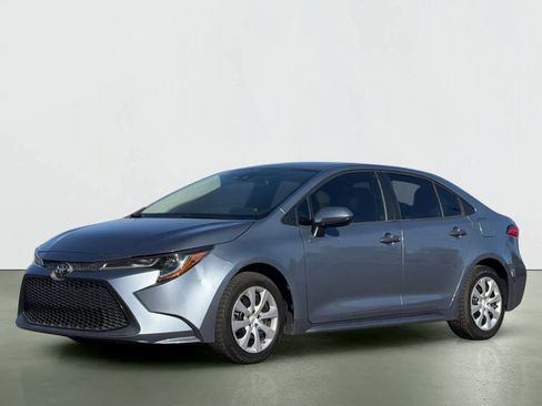 Used 2020 Toyota Corolla LE FWD image 2