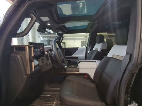 Used 2024 GMC Hummer EV 2X image 13