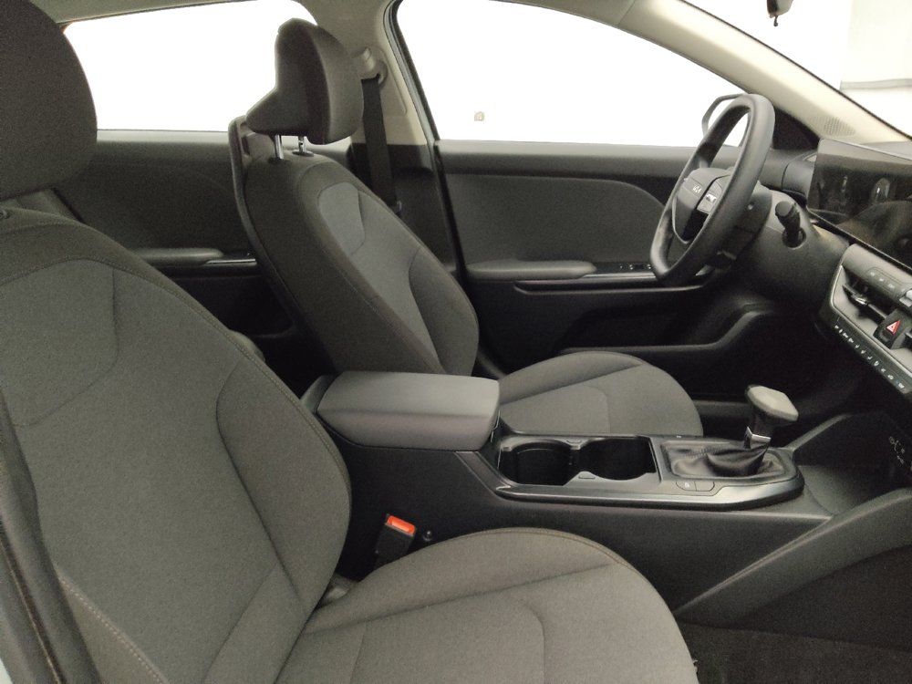 Used 2025 Kia K4 FWD image 21