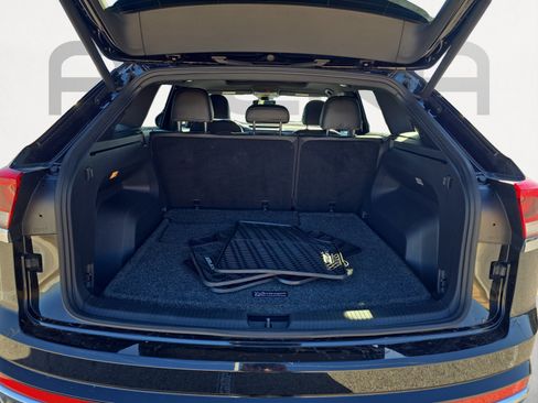 Certified 2021 Volkswagen Atlas Cross Sport SEL Premium image 12