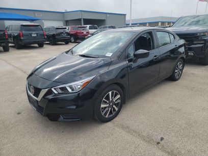 Used 2022 Nissan Versa SV w/ Trunk Package