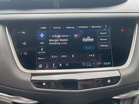 Used 2025 Cadillac XT5 Premium Luxury w/ Technology Package AWD/4WD image 24