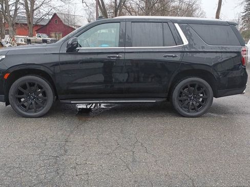 Used 2023 Chevrolet Tahoe Premier w/ Premium Package 2 AWD/4WD image 4
