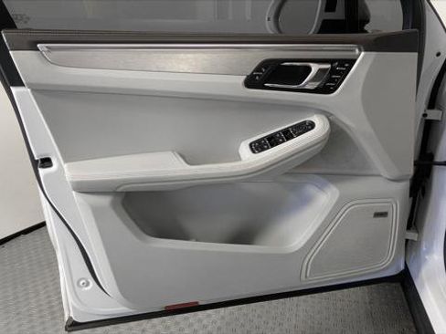 Used 2016 Porsche Macan S w/ Premium Package Plus image 13