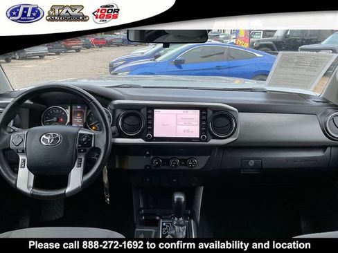 Used 2020 Toyota Tacoma SR5 w/ SR5 Appearance Package (SM) image 13