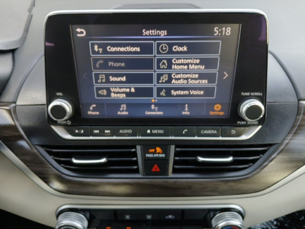 Used 2025 Nissan Altima 2.5 SV FWD image 8