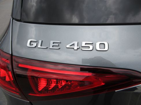 Used 2021 Mercedes-Benz GLE 450 4MATIC image 8
