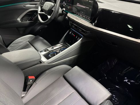 Used 2025 Audi Q5 Premium Plus w/ Premium Plus AWD/4WD image 15