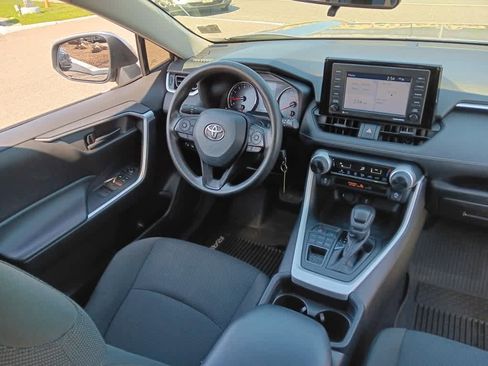 Used 2021 Toyota RAV4 LE AWD/4WD image 16