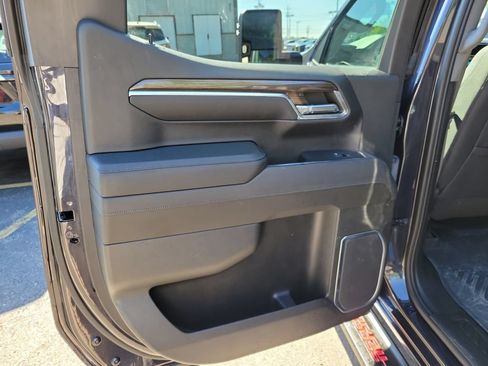 Used 2023 Chevrolet Silverado 1500 LT Trail Boss w/ Protection Package AWD/4WD image 18