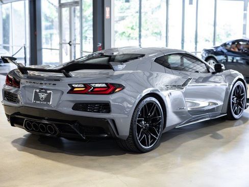 Used 2024 Chevrolet Corvette Z06 RWD image 6
