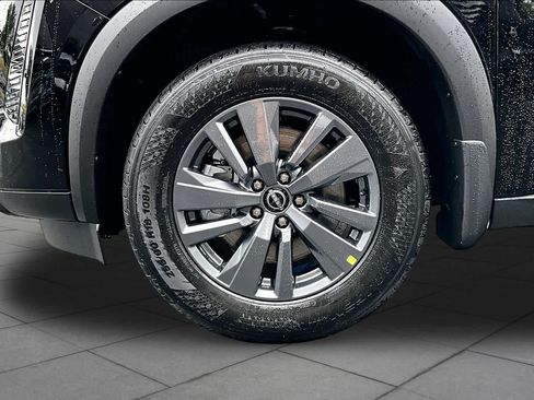 New 2026 Nissan Pathfinder SV w/ SV Premium Package FWD image 11