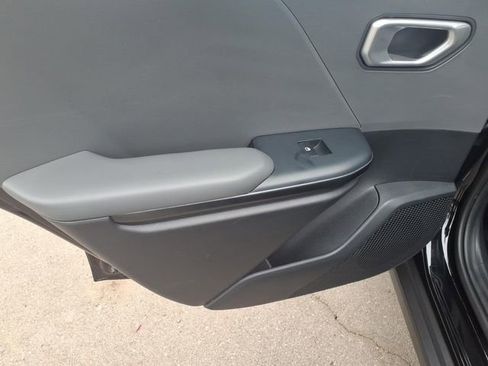 Used 2025 Kia K4 LXS image 10